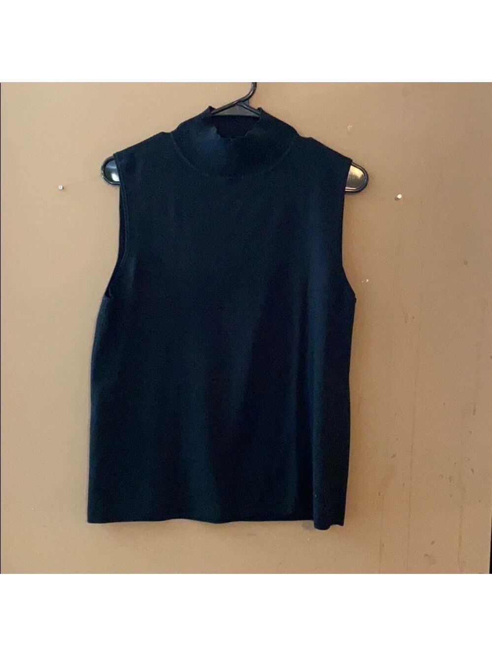 CHICOS BLACK SLEEVELESS MOCK SHIRT C - Picture 1 of 6